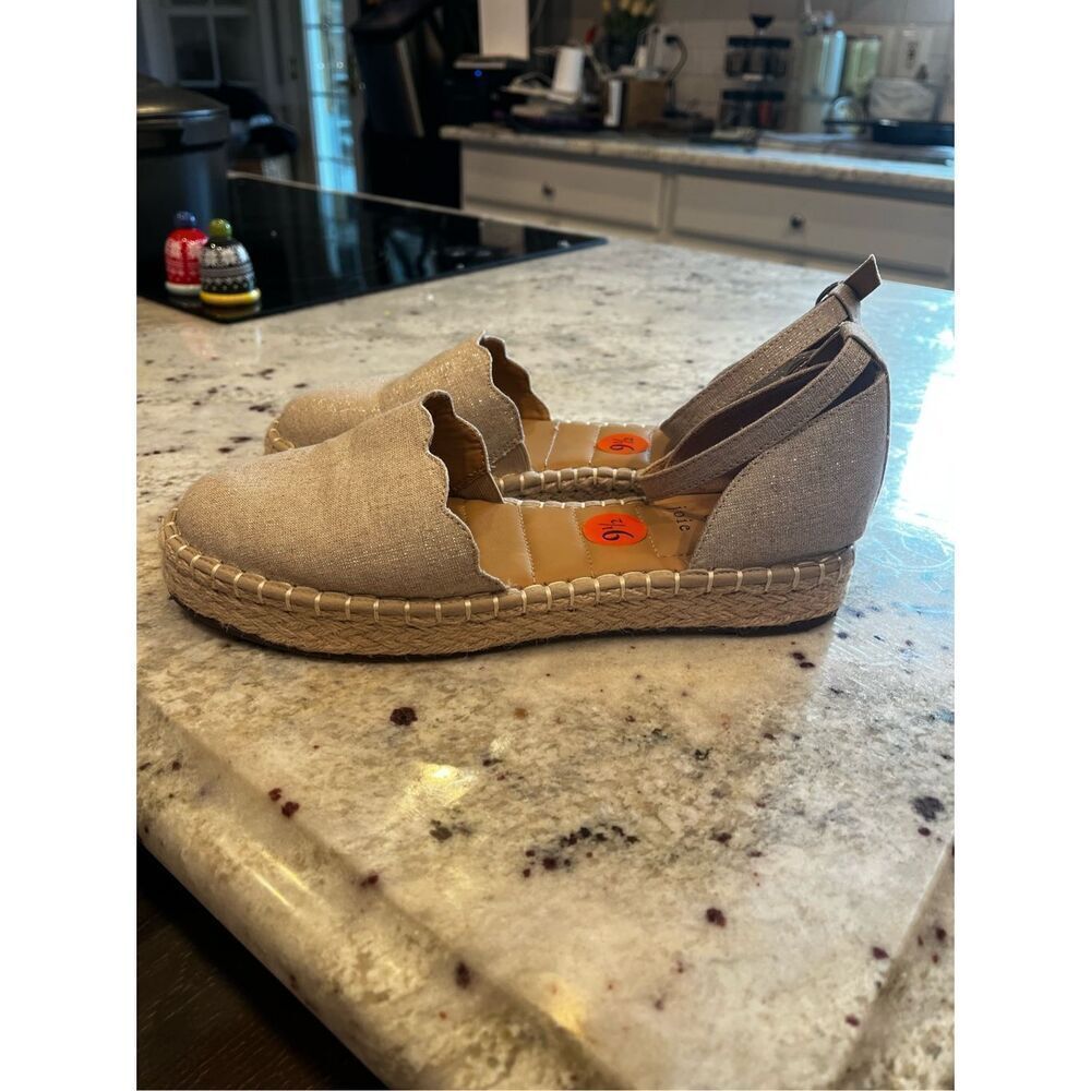 Joie Cruz Tan & Silver Metallic Ankle Strap Espadrilles sz 9.5 NWT